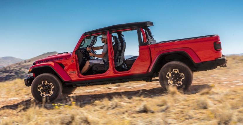 Explore the Jeep Gladiators removable doors at Ray Jeep